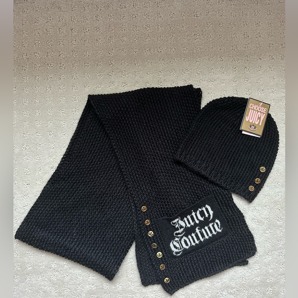 NWT JUICY COUTURE KNITTED BEANIE AND SCARF